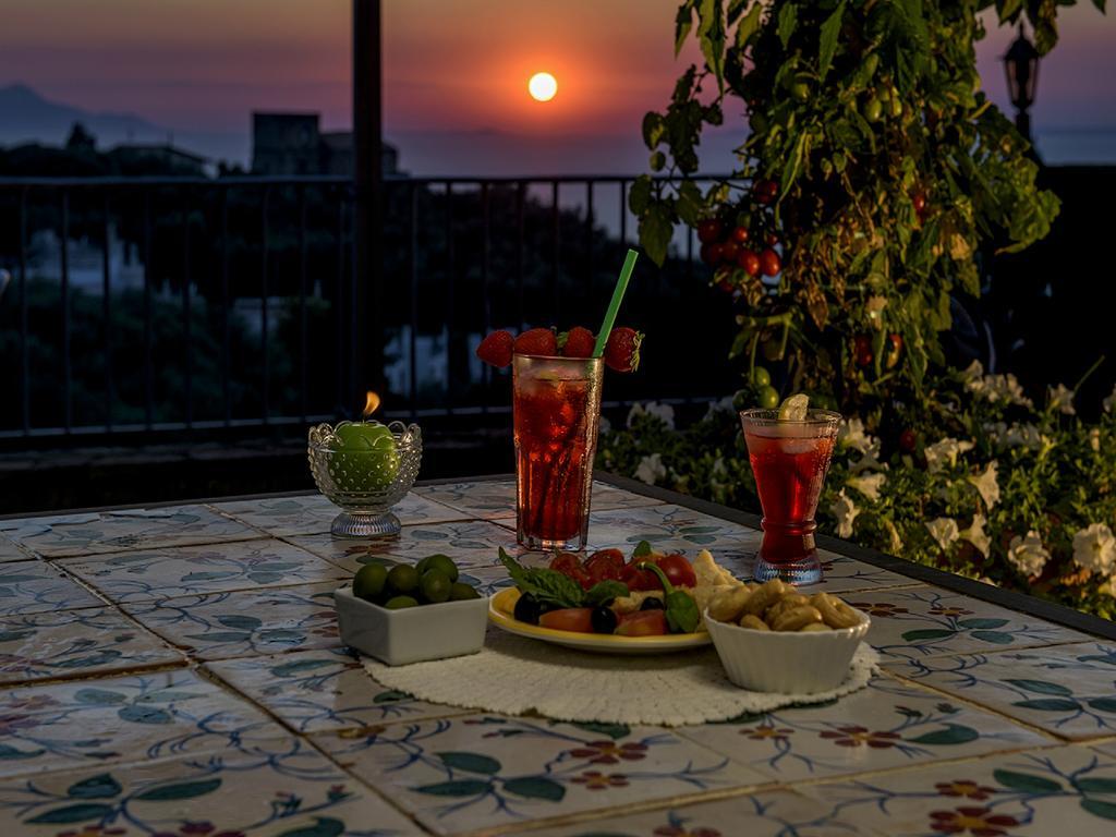 Villa Carolina Sorrento Private Heated Pool And Sea View Sorrento